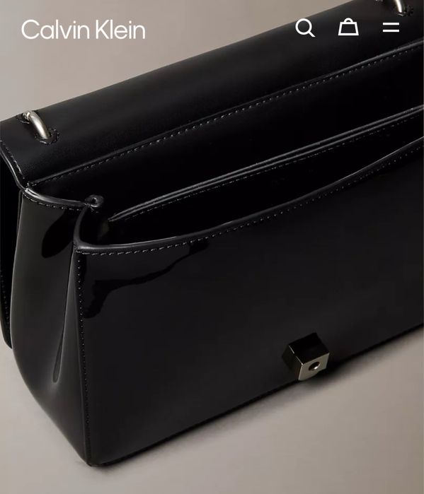 Лакована сумка Calvin Klein