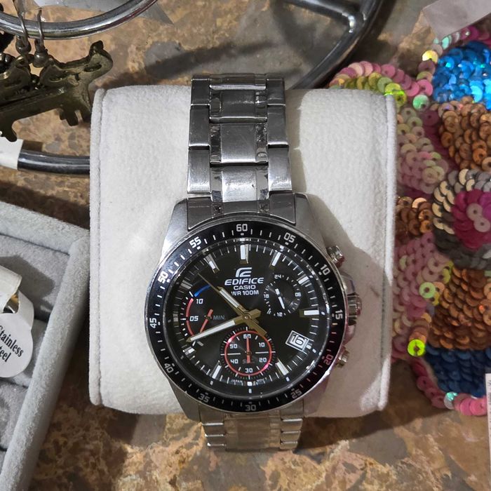 Relógio Casio Edifice EFV-540D – Cronógrafo – WR 100M – Aço Inoxidável