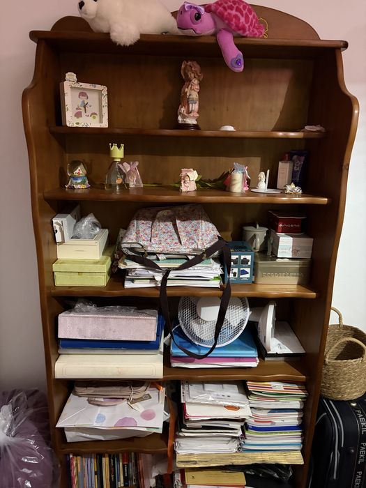 Vendo mobília de quarto de criança, com muito pouca utilização.
