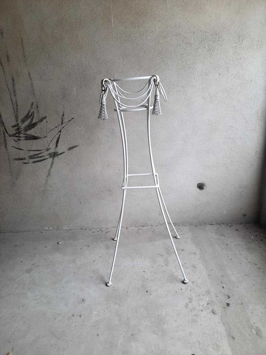 Conjunto de mobiliário em ferro para interior ou jardim