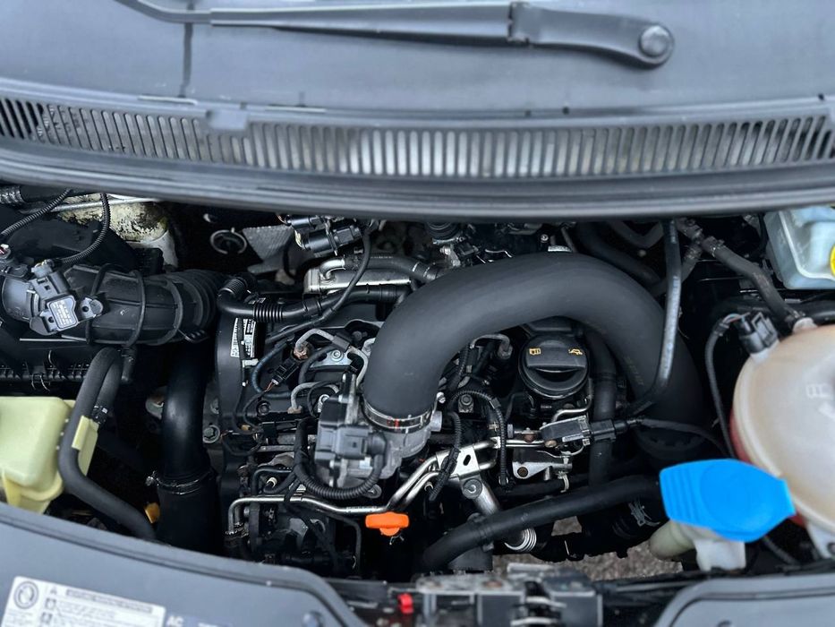 Volkswagen T5, 2.0 дизель, пасажир 9
Надійний та економний автомобіль.