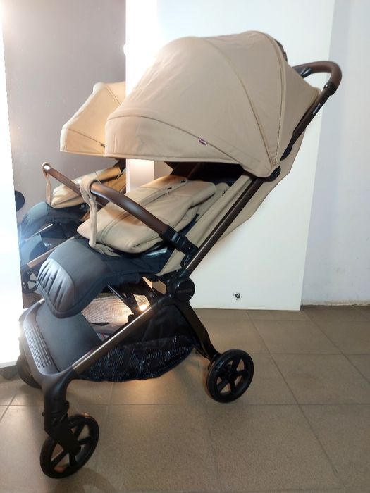 Коляска CARRELLO ATOM M для перельотів ШОУРУМ