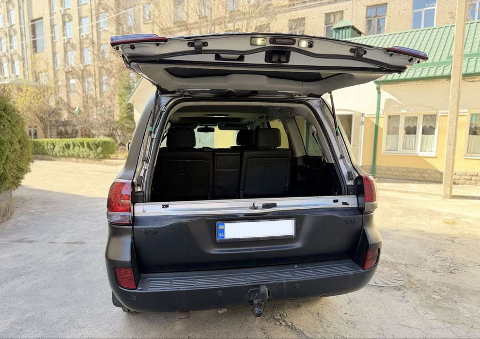 Toyota Land Cruiser 200