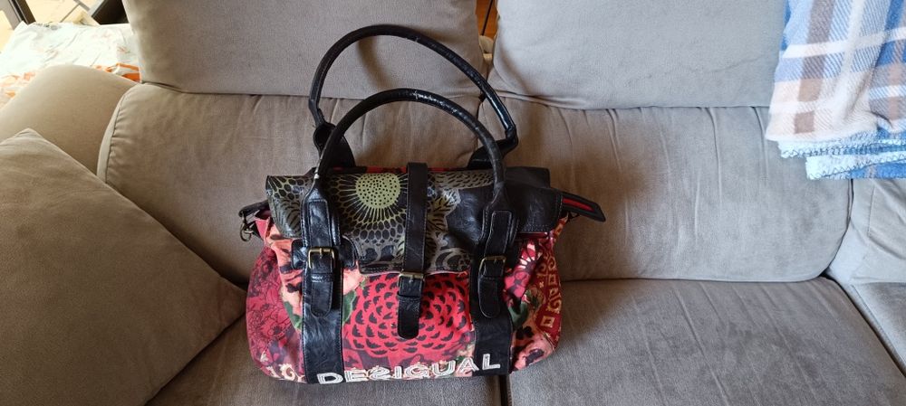 Mala de marca desigual