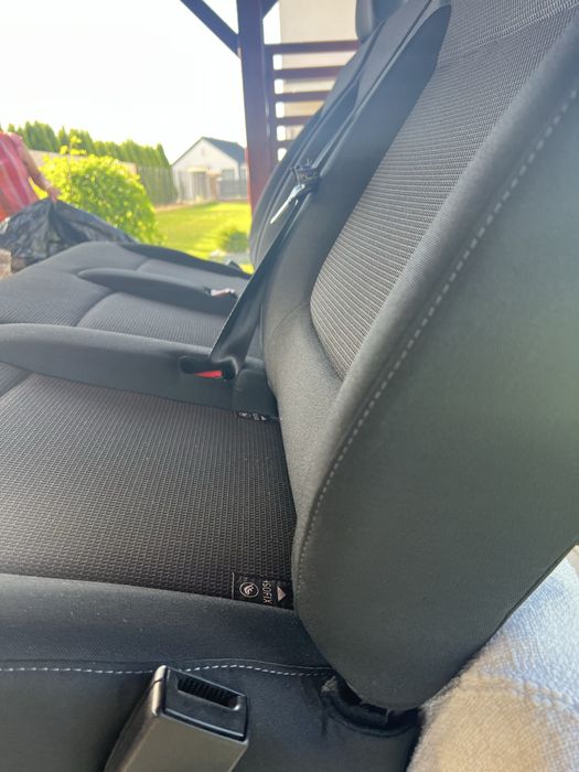 Siedzenie , lawka  srodkowy rzad opel  trafik nissan