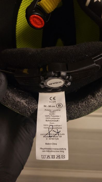 Kask narciarski UVEX 54-58 cm używany