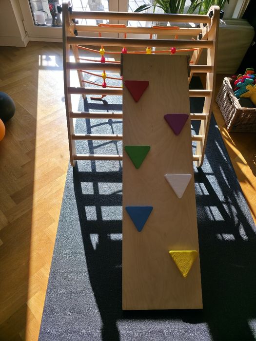 DRABINKA WSPINACZKOWA, Trójkąt z siatką i zjeżdzalnią jak małpiszon