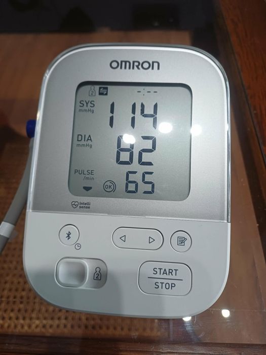 Ciśnieniomierz naramienny Omron X4  Smart Bluetooth
