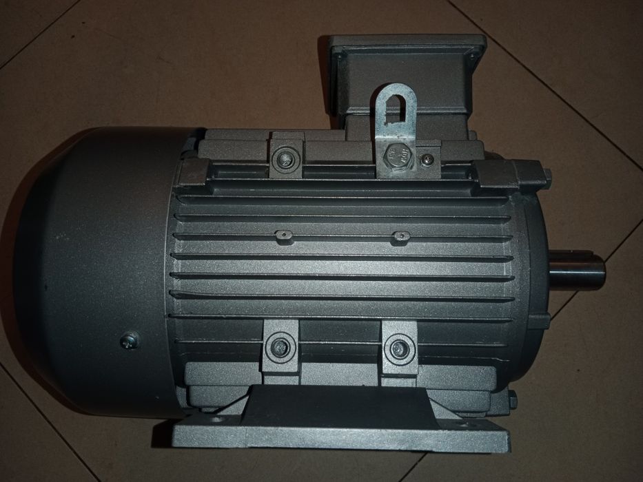 Silnik elektryczny nowy 4kW - 4.8kW