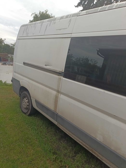 Samochód Peugeot boxer