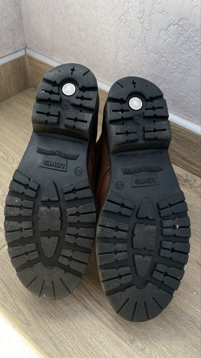 Ботинки levis 43 розмір