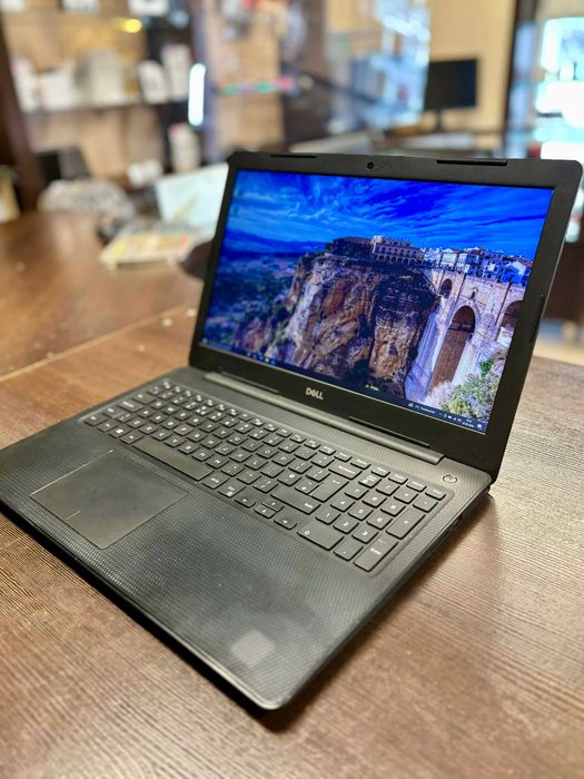 Laptop Dell Inspiron 15 15,6 " Intel Core i3 8 GB / 256 GB czarny