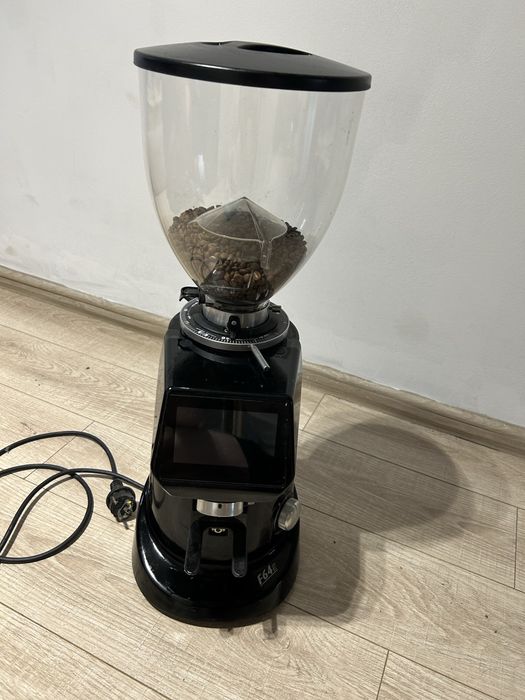 Продам кавомолку Fiprenzato F64E б/у
