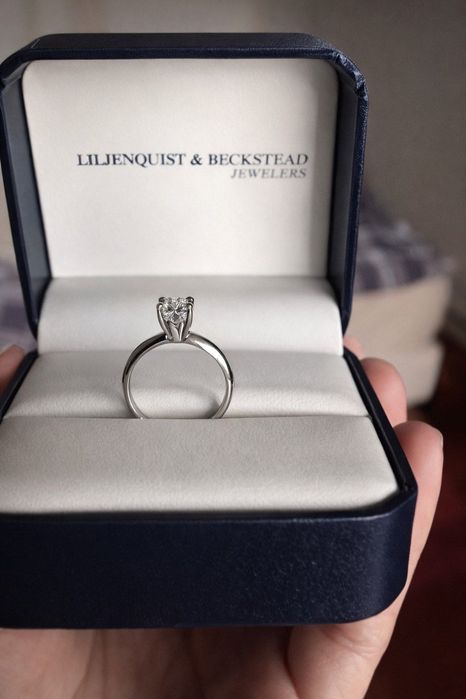 Anel de noivado com diamante natural