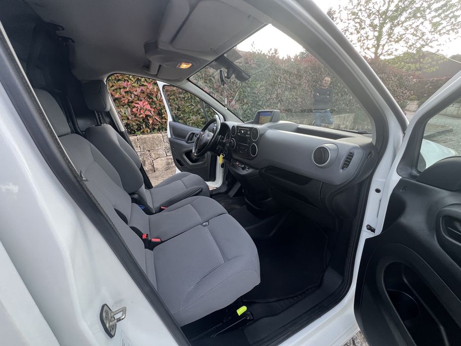 Peugeot Partner 1.6HDI 90cv ( 3 Lugares )
