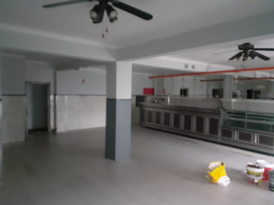 Aluguer espaço comercial