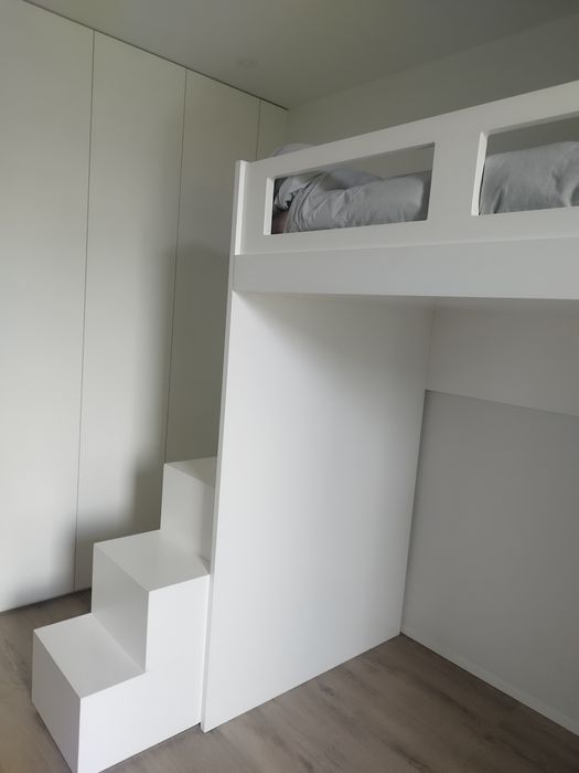 Beliche de madeira maciça