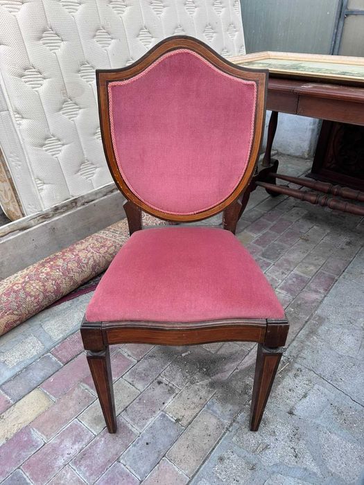 Cadeira de quarto antiga
