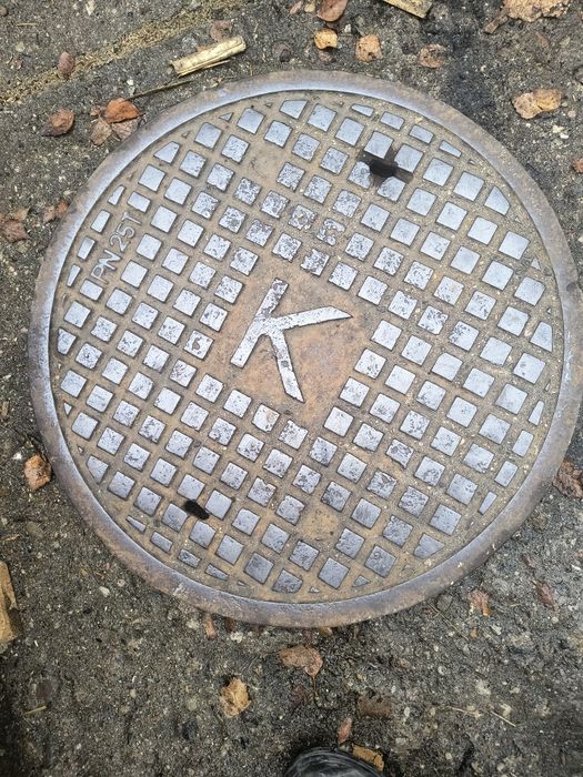 Właz uliczny 25 t używany na szamba studnie