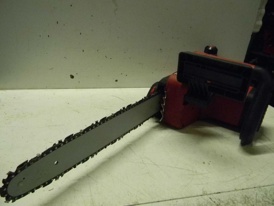 Piła łańcuchowa Einhell GC-EC 1935 moc 1900 W