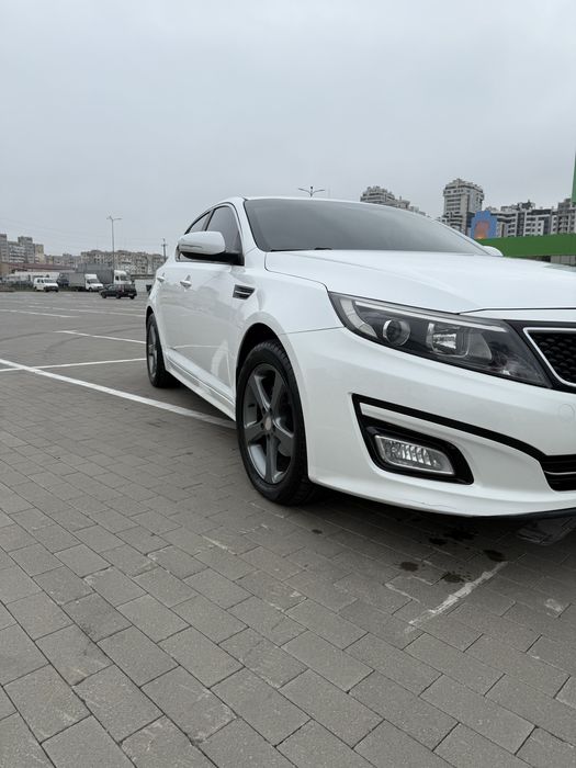 Продам свою KIA K5 в хорошем состояние