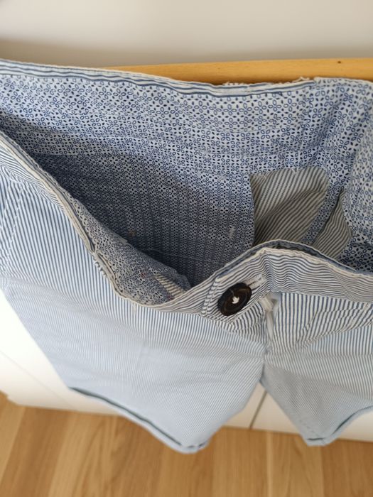 Calções as riscas azul e branco tamanho 46