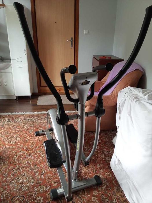 Orbitrek firmy Iron Body.