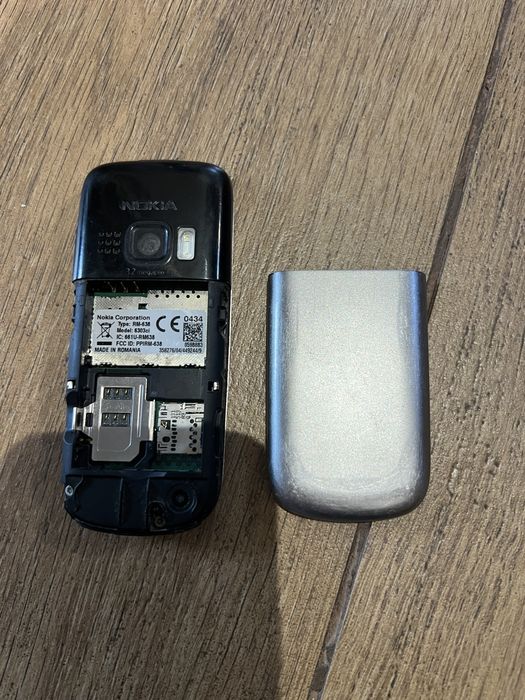 Zabytkowa Nokia 6303ci