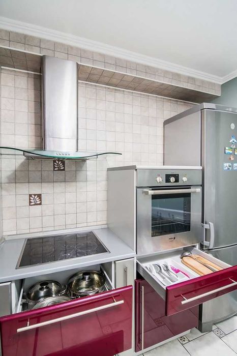 Подобово, 4к.квартира, вул. Л. Лукьяненко (Тимошенко 13А), м. Мінська