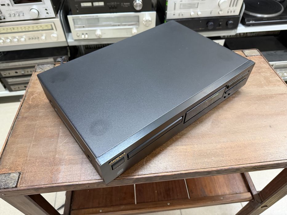 Odtwarzacz płyt CD Onkyo DX-7111 Audio Room
