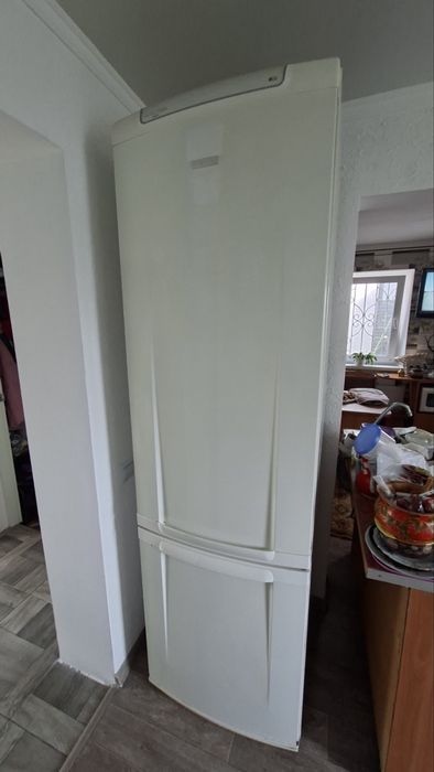 Холодильник Electrolux
