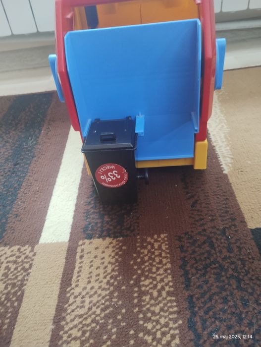 Zestaw dwóch  dużych samochodów Wader