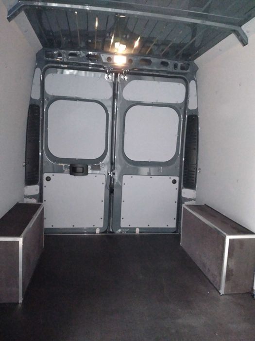 Fiat Ducato L3H2  Zabudowa paki z lekkiego tworzywa PCV // KNAUTECH