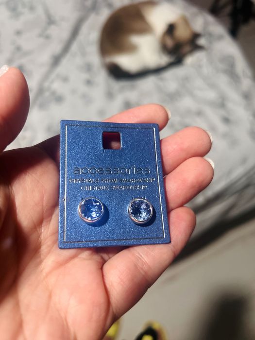 Brincos com cristais azuis da Swarovski