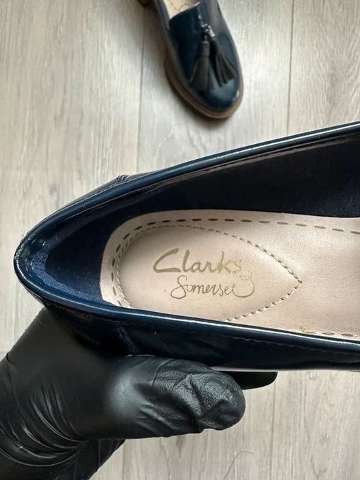 Clarks Somerset mokasyny damskie r 37 granatowe lakierowane