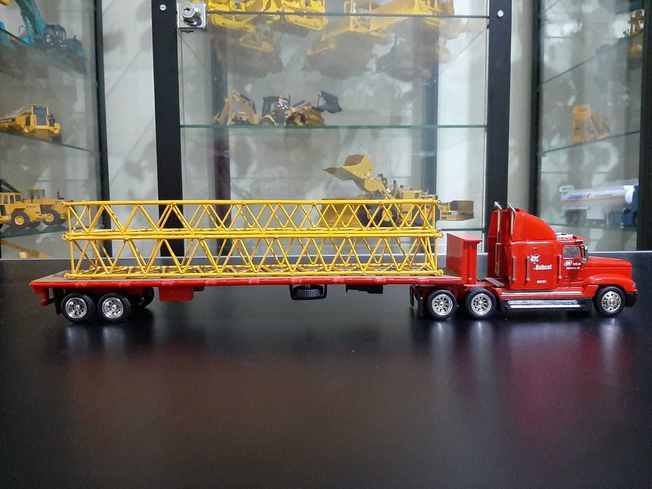 Miniatura Bobcat Freightliner 1:50 (Tonkin) NOVA