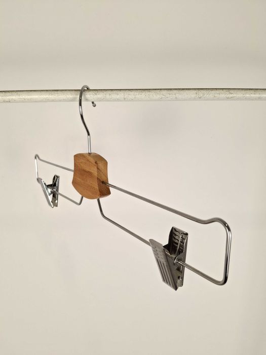 Lote 60 cabides para saias, calças