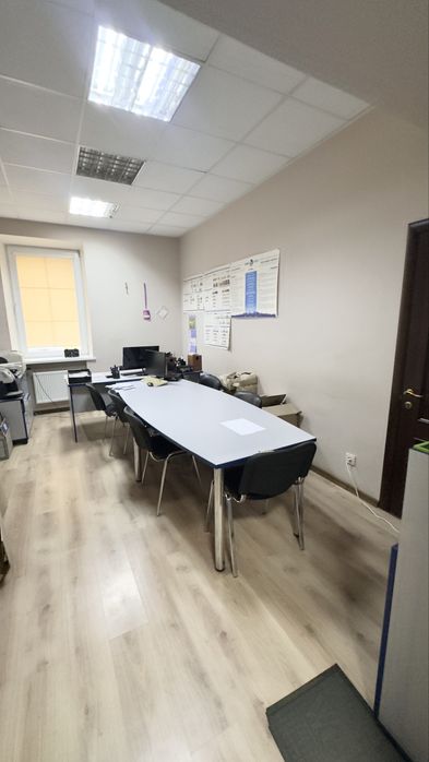 Оренда адмінбудівлі 775 кв м, центр