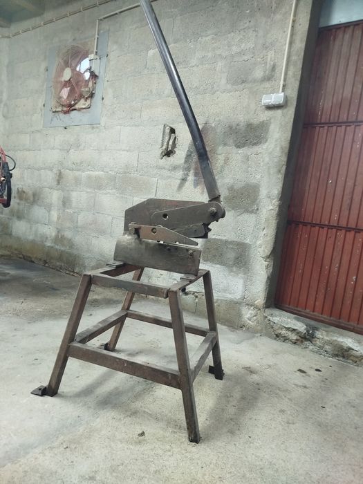 Guilhotina como nova