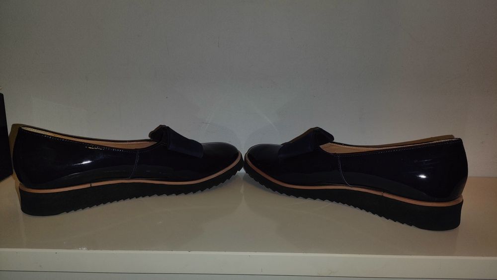 Lakierowane espadrle