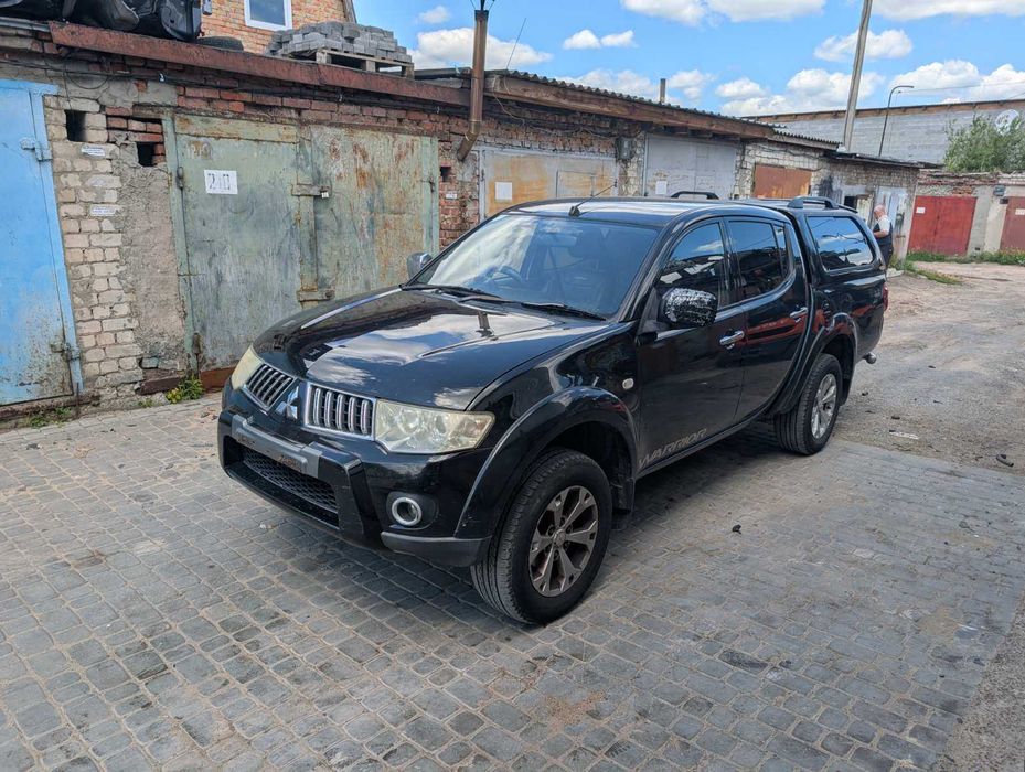 Разборка Mitsubishi L 200 розборка ШРОТ Л20 запчастини розбірка двері капот фари