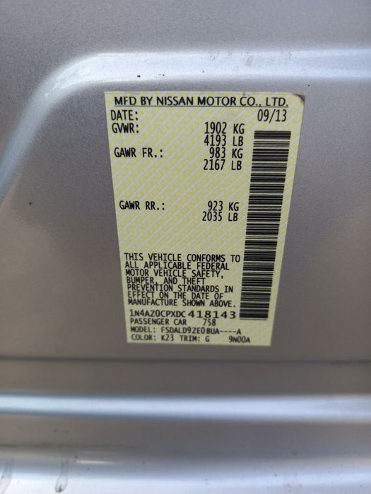 Продам nissan leaf 120 km