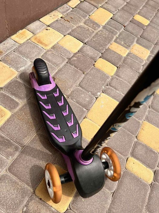 Самокат дитячий універсальний