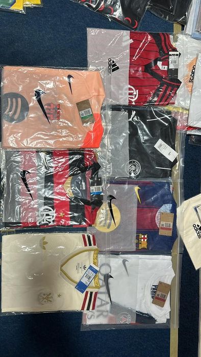 Vende-se camisas de futebol de todos os clubes, qualidade excelente.
