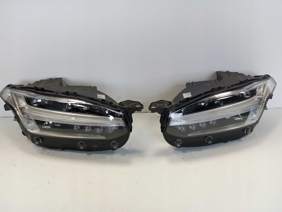 Volvo XC 90 Lift lampy przednie przód full led kpl