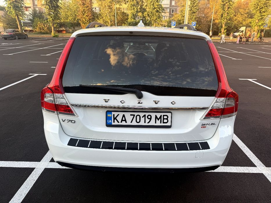 Продам автомобіль Volvo v70