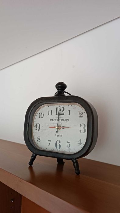 Relógio estilo vintage funcionamento a pilhas