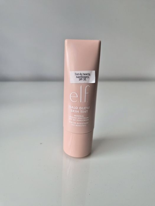 Halo Glow Skin tint SPF 50, e.l.f odcień 4 30 ml