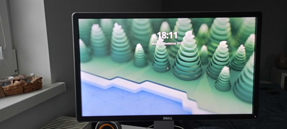 Monitor DELL P2314ht Bardzo dobry stan, sprawny. 24' Full HD