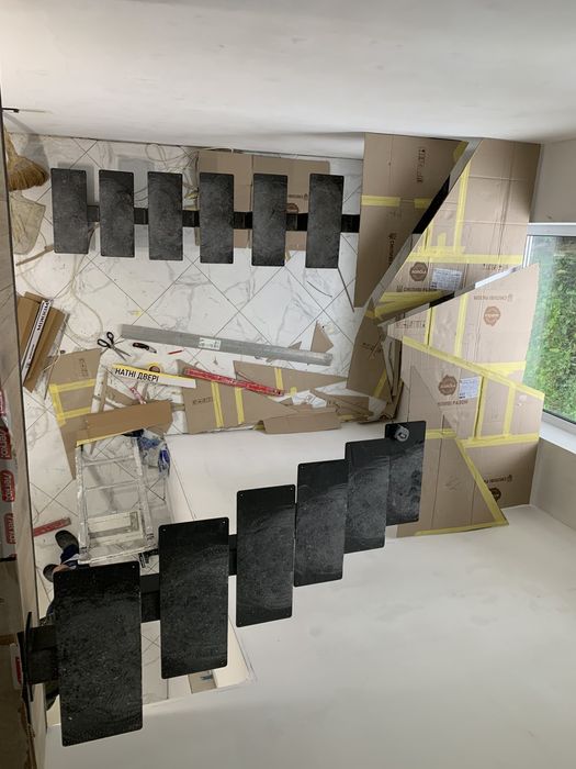 Сходи металеві. Сходи в будинок. Сходи лофт